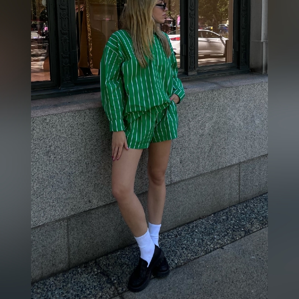 Brunette the Label - High Waist Short - Kelly green w/white